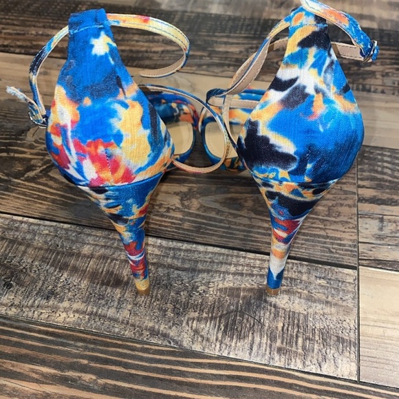 Steve Madden Strappy Floral heels size 7.5 - Picture 2 of 4